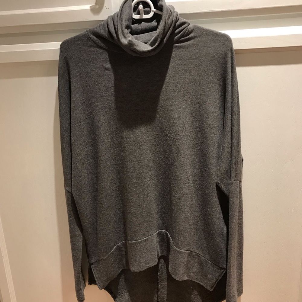 Relaxed fit lightweight turtleneck